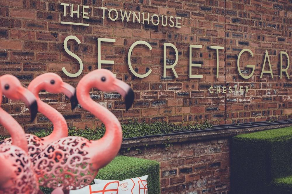 The Townhouse Chester Exterior photo